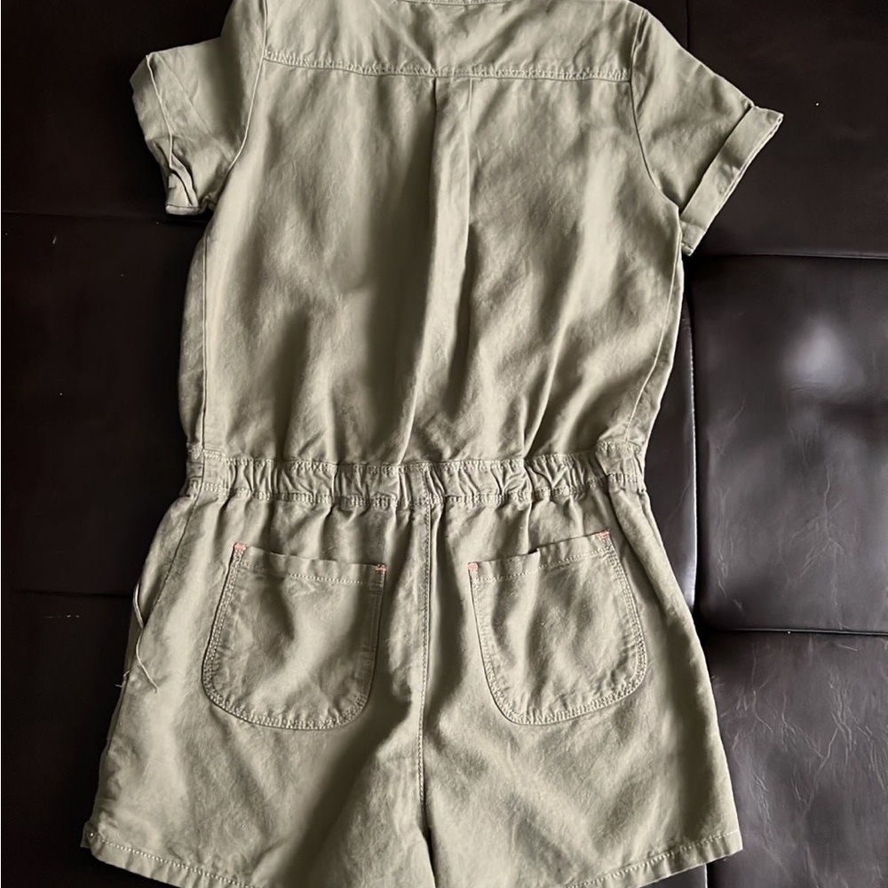 Oshkosh girl khaki romper - size 7 - Picture 2 of 3